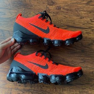 Nike Vapormax Flyknit New without Tags size 11 Women